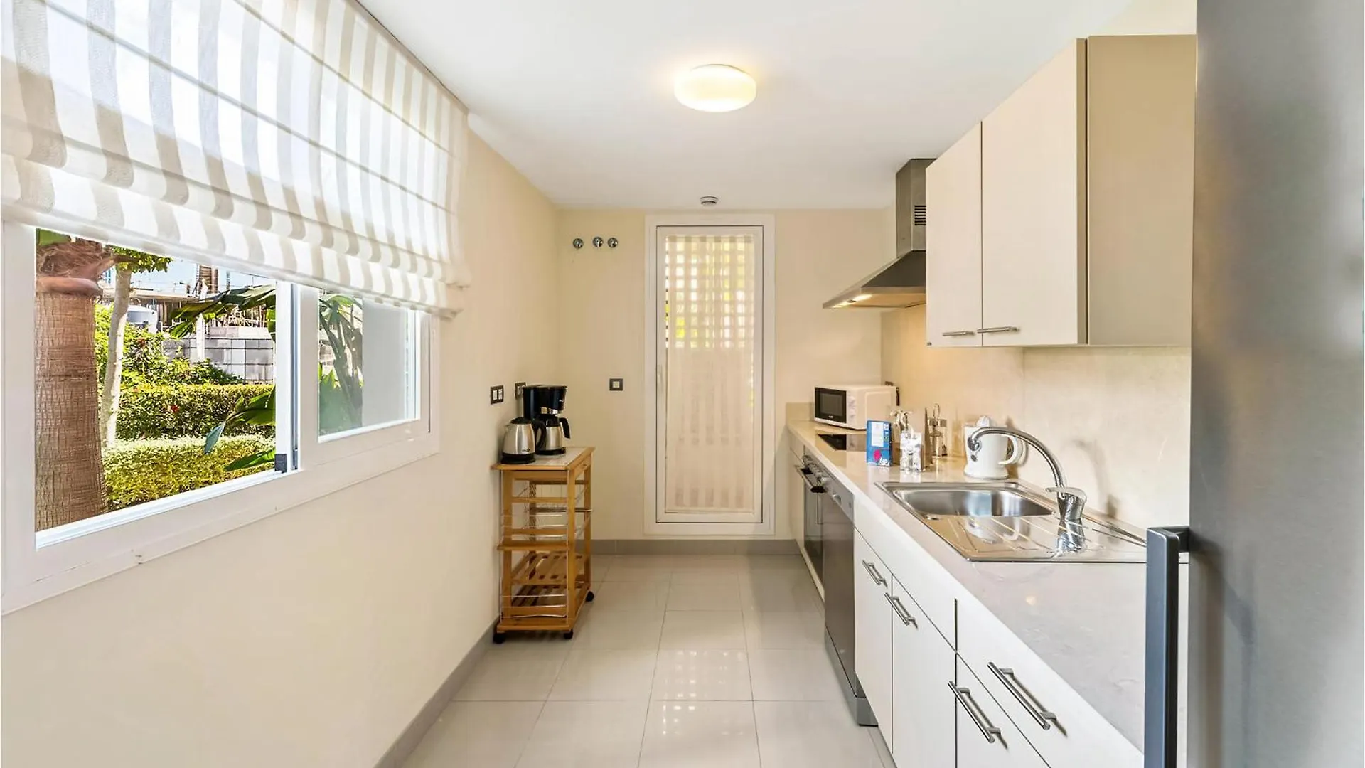 2 Bedroom Beautiful Apartment In Estepona Spain